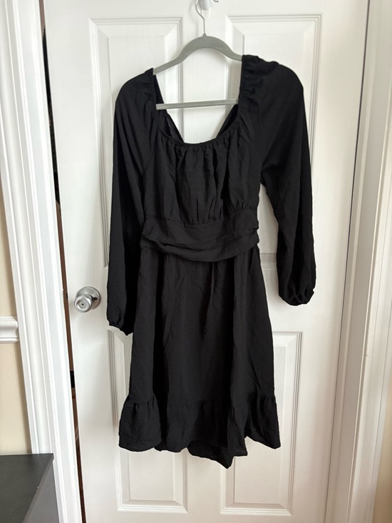 Black Long-Sleeve Scoop Neck Women’s Dress - Picture 2 of 3